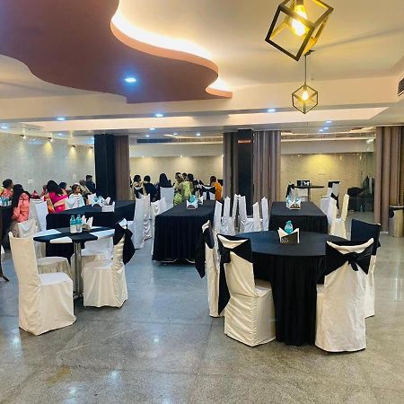 Airport Hotel Vishal Residency Yeni Delhi Dış mekan fotoğraf
