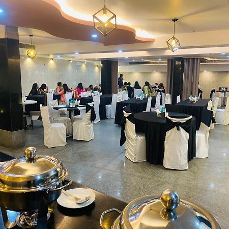 Airport Hotel Vishal Residency Yeni Delhi Dış mekan fotoğraf