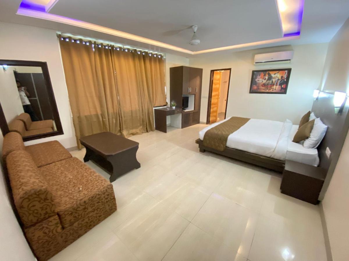 Airport Hotel Vishal Residency Yeni Delhi Dış mekan fotoğraf