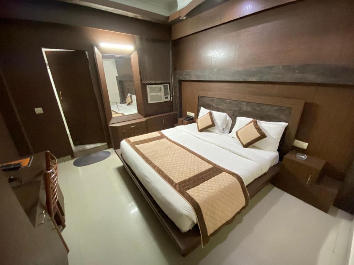 Airport Hotel Vishal Residency Yeni Delhi Dış mekan fotoğraf