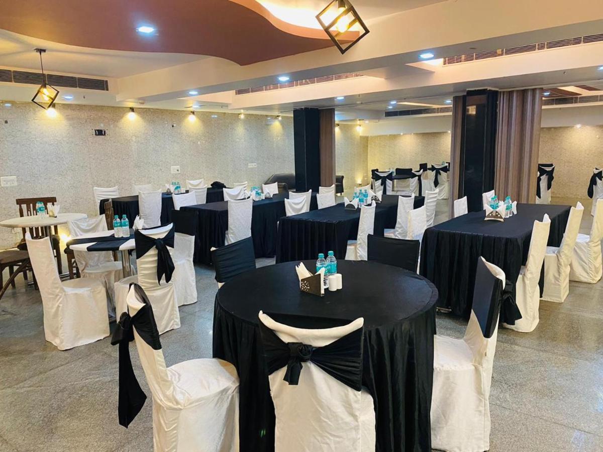 Airport Hotel Vishal Residency Yeni Delhi Dış mekan fotoğraf
