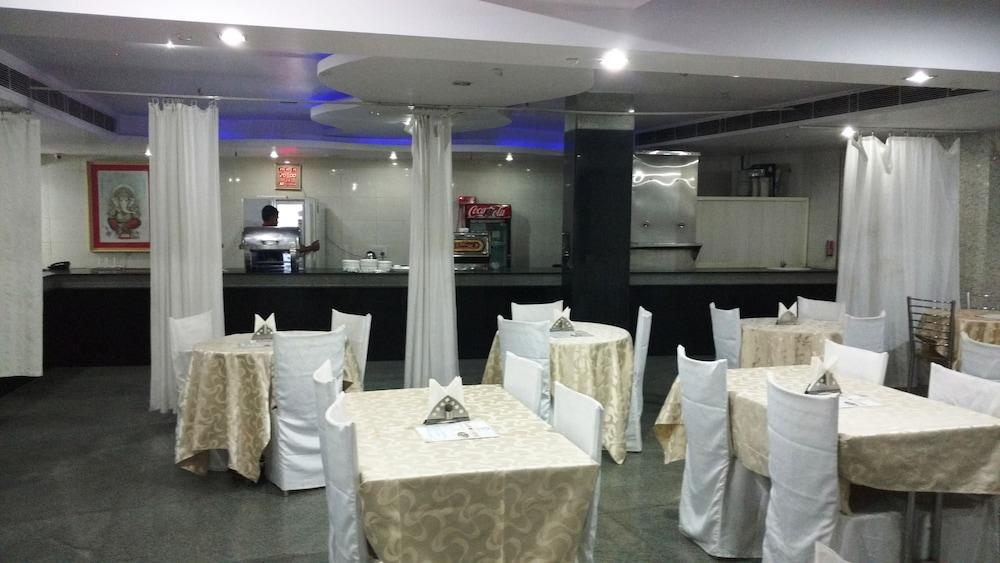 Airport Hotel Vishal Residency Yeni Delhi Dış mekan fotoğraf