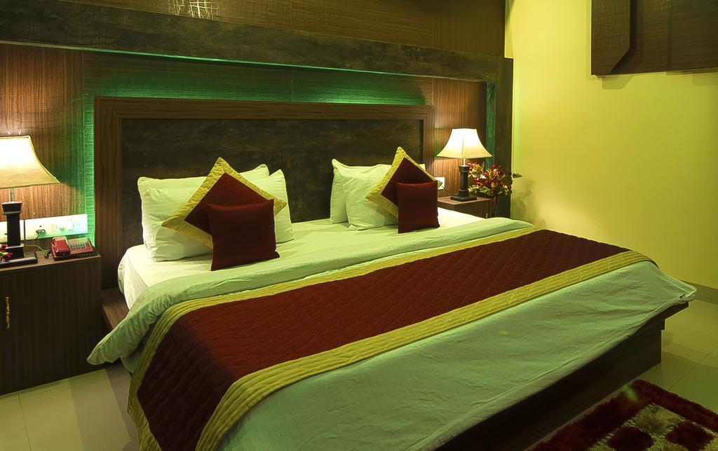 Airport Hotel Vishal Residency Yeni Delhi Dış mekan fotoğraf