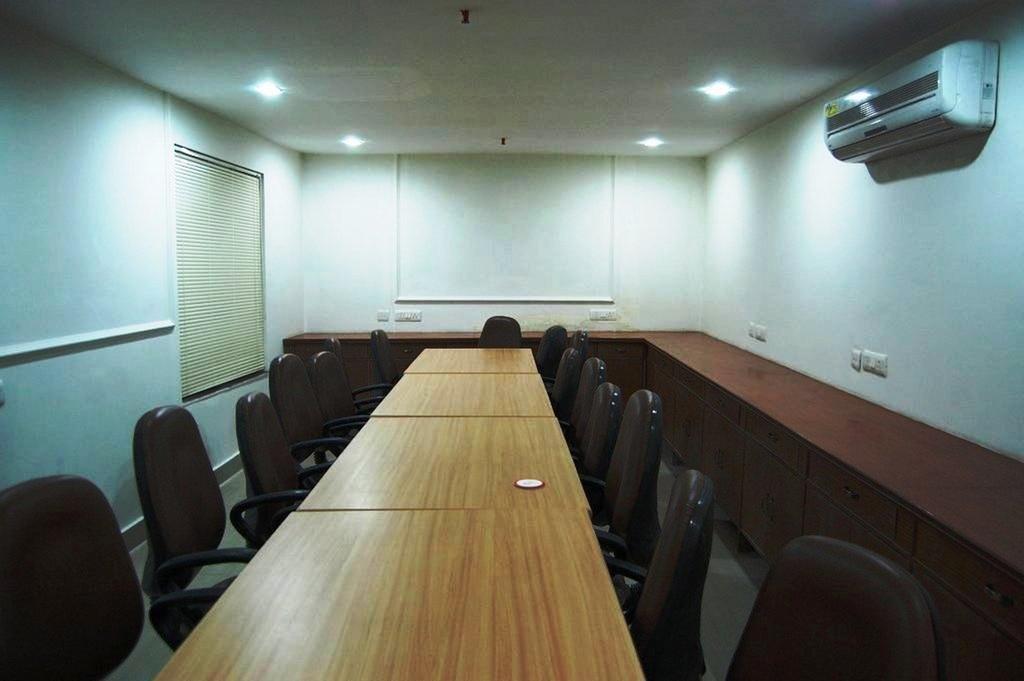 Airport Hotel Vishal Residency Yeni Delhi Konforlar fotoğraf