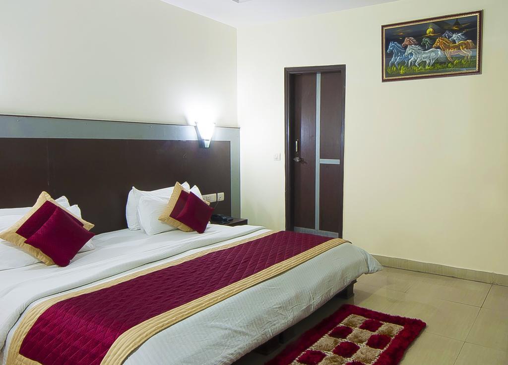 Airport Hotel Vishal Residency Yeni Delhi Dış mekan fotoğraf