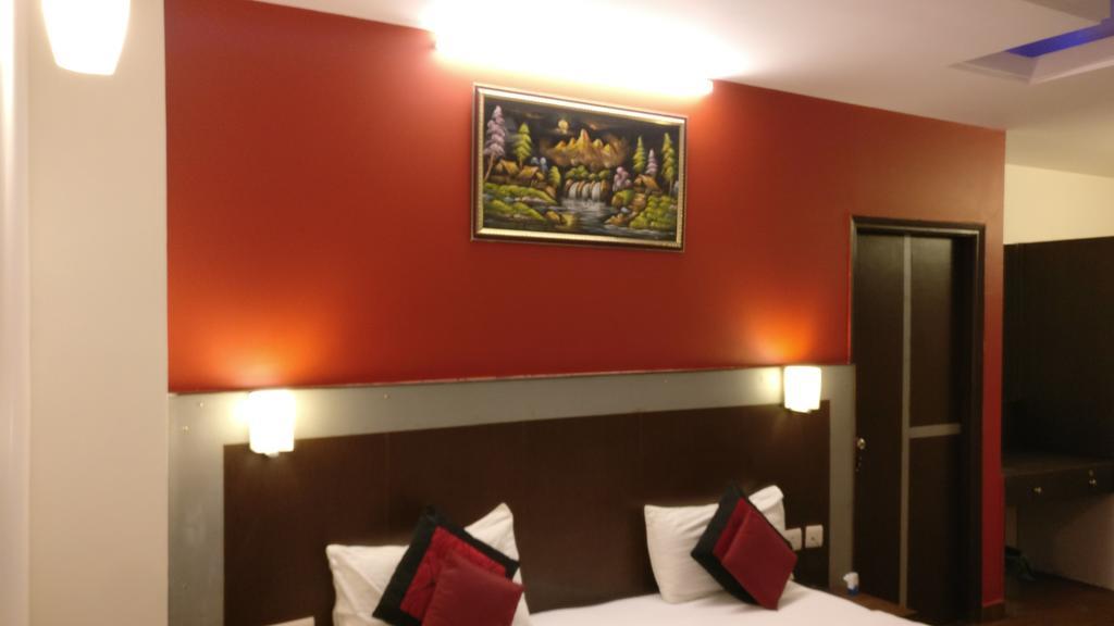 Airport Hotel Vishal Residency Yeni Delhi Dış mekan fotoğraf