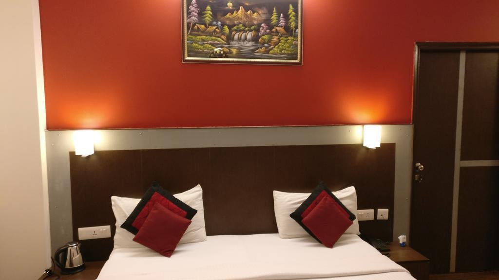 Airport Hotel Vishal Residency Yeni Delhi Dış mekan fotoğraf