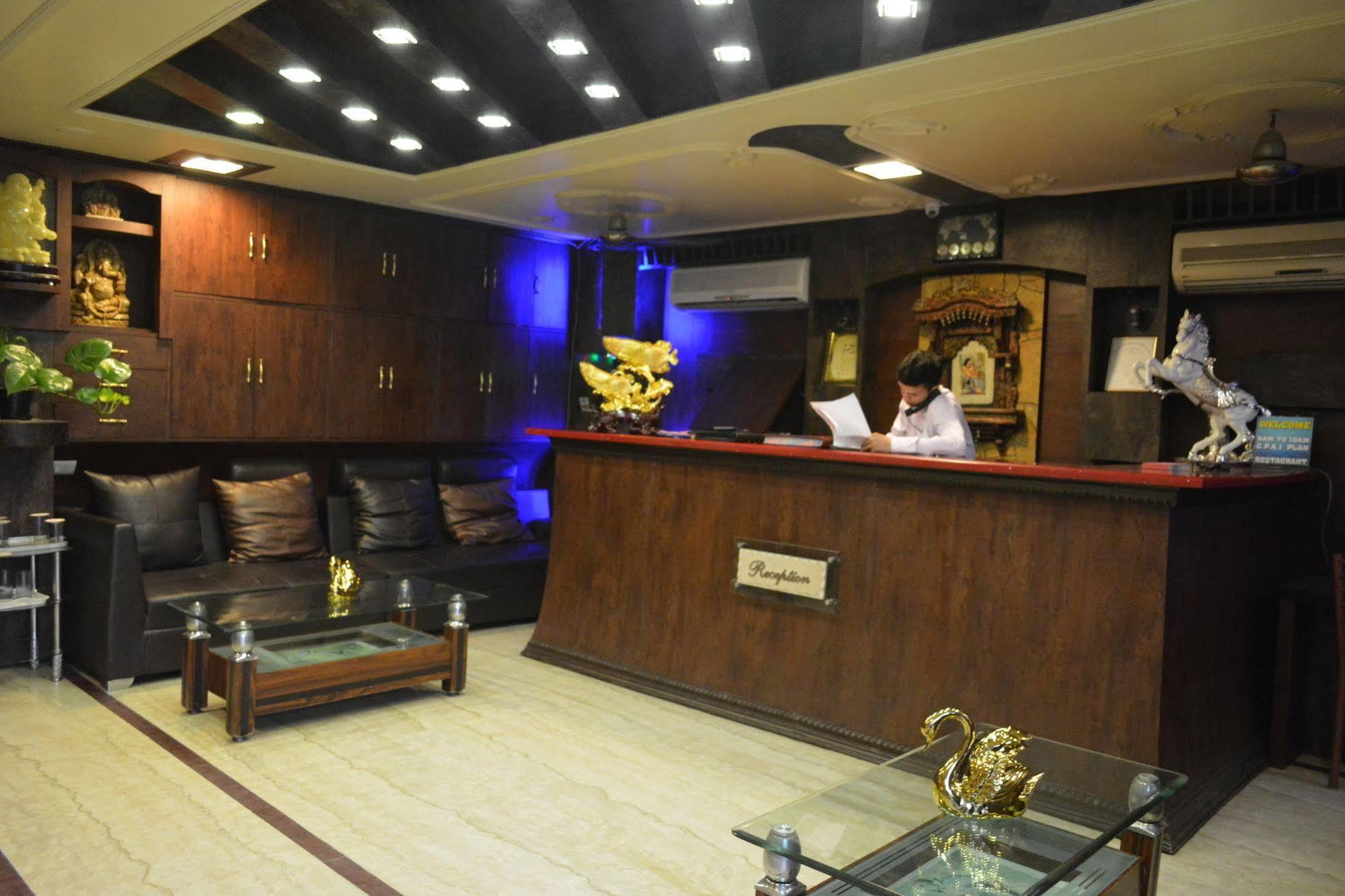 Airport Hotel Vishal Residency Yeni Delhi Dış mekan fotoğraf