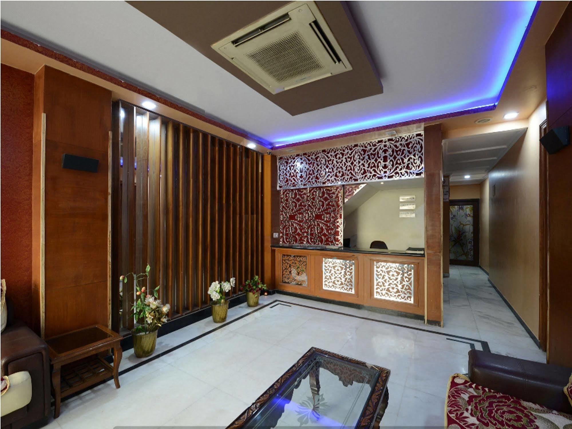 Airport Hotel Vishal Residency Yeni Delhi Dış mekan fotoğraf