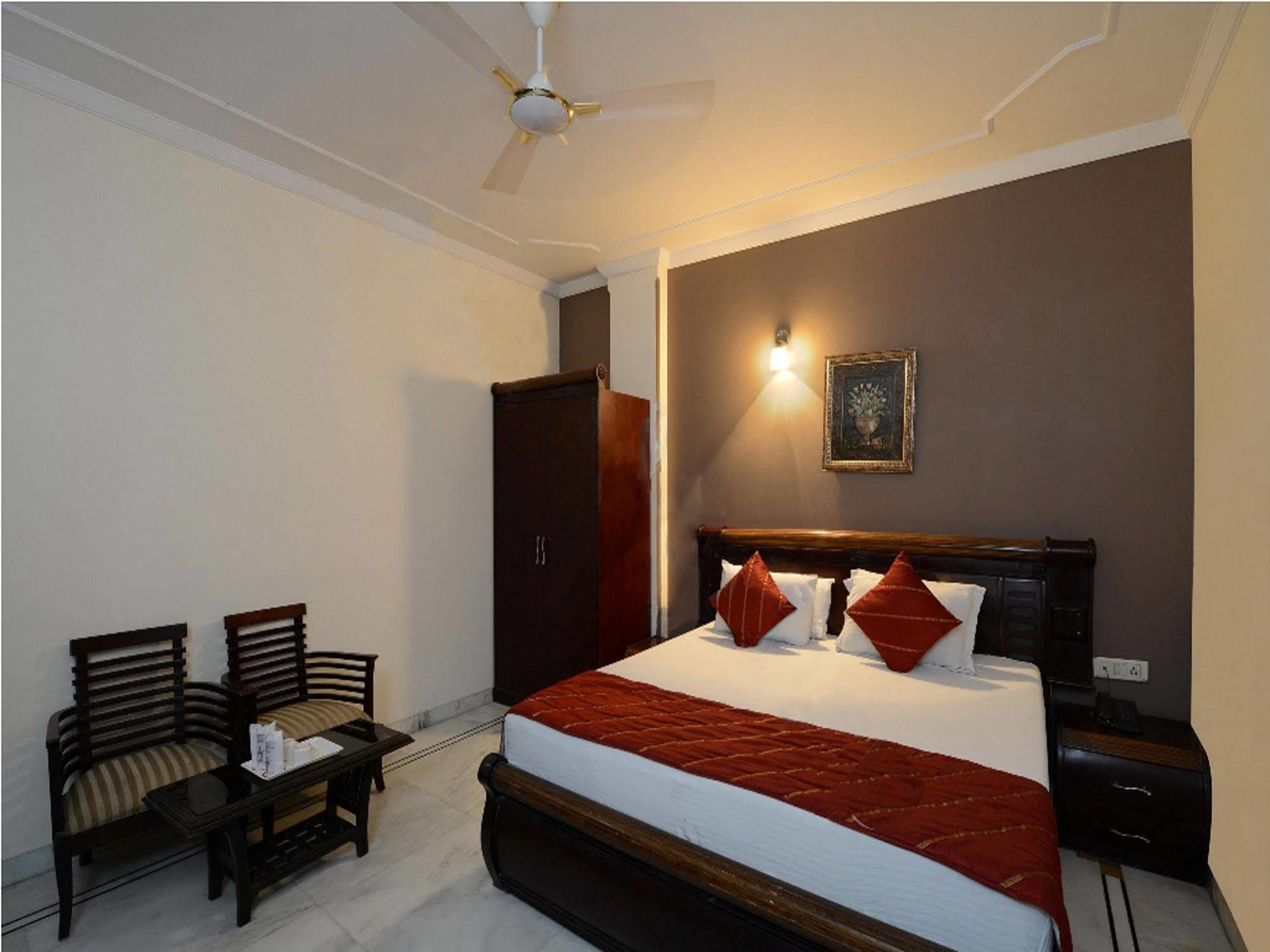 Airport Hotel Vishal Residency Yeni Delhi Dış mekan fotoğraf