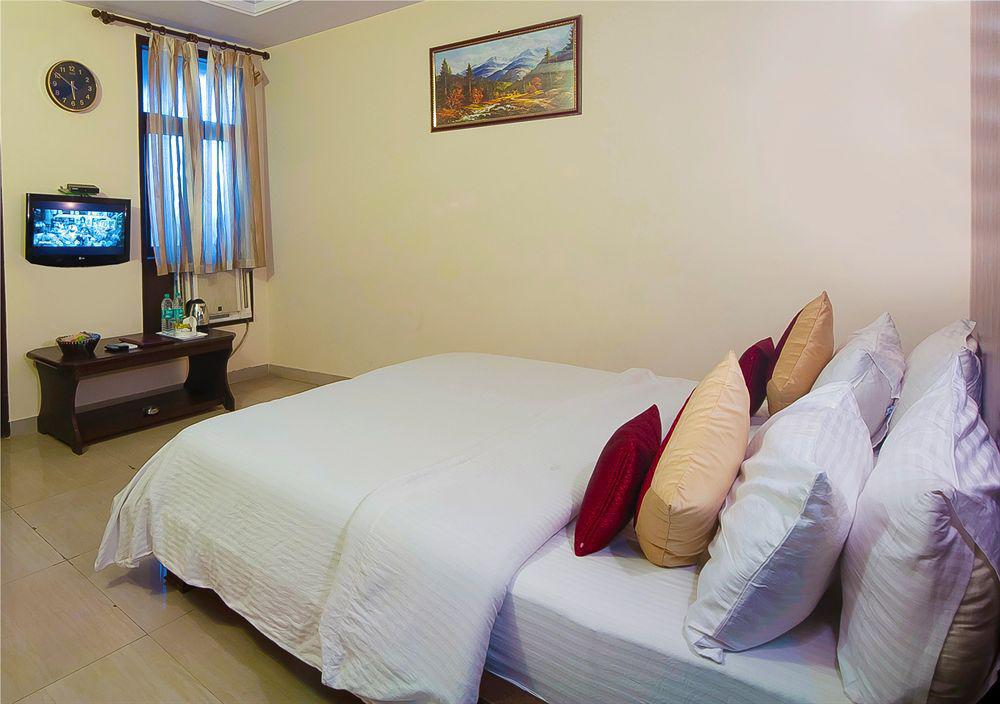 Airport Hotel Vishal Residency Yeni Delhi Dış mekan fotoğraf